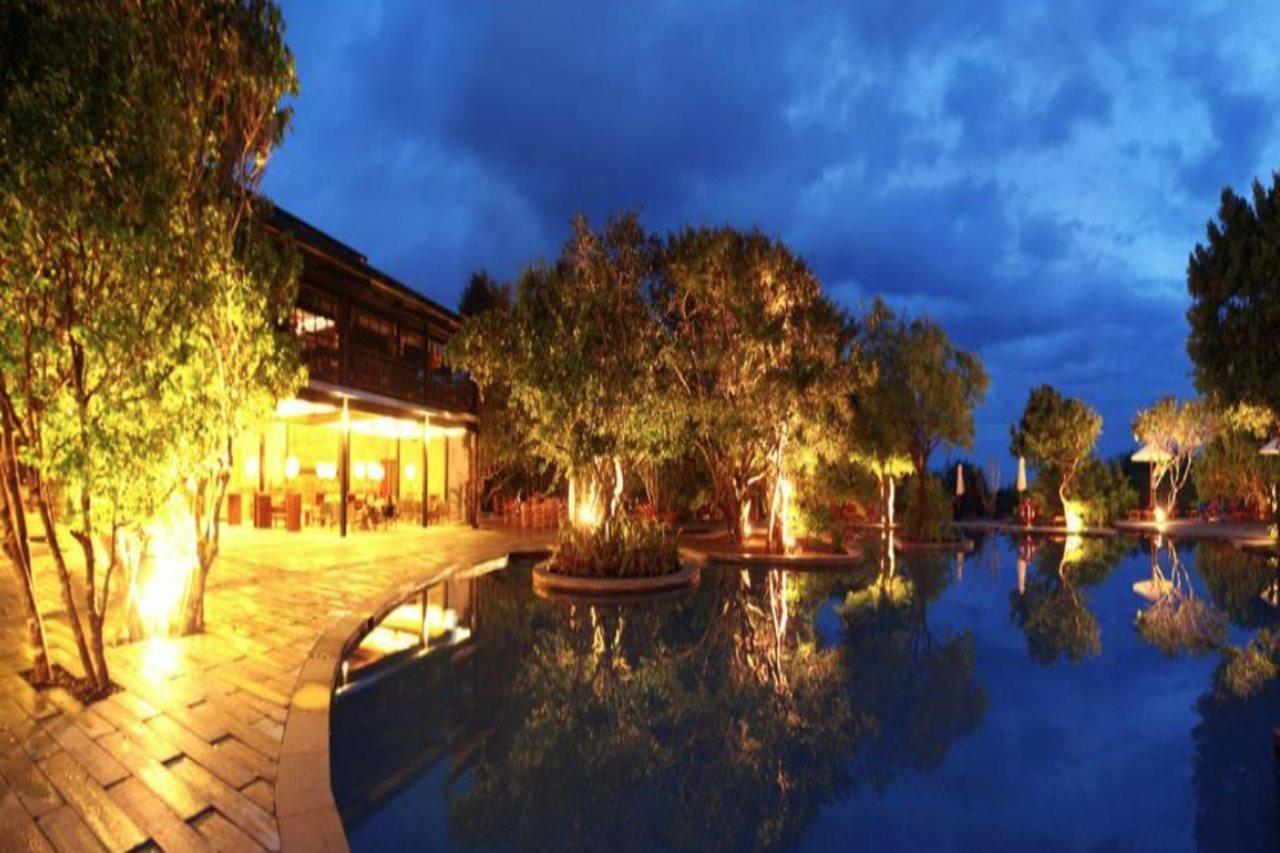 Cinnamon Wild Yala Kültér fotó The hotel at night