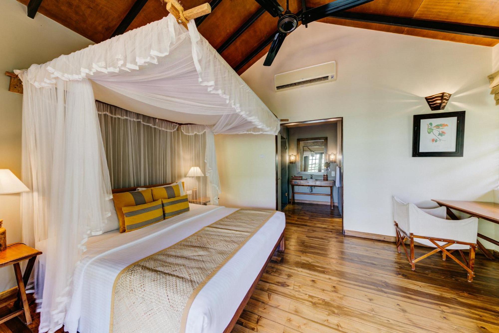 Cinnamon Wild Yala Kültér fotó A bedroom at the resort