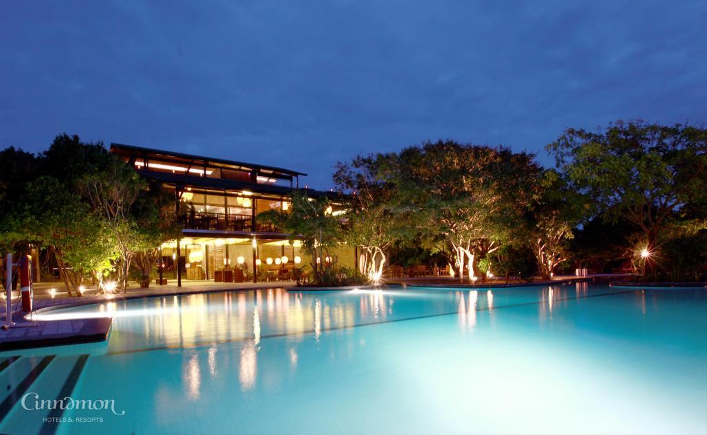 Cinnamon Wild Yala Kültér fotó The swimming pool at the hotel