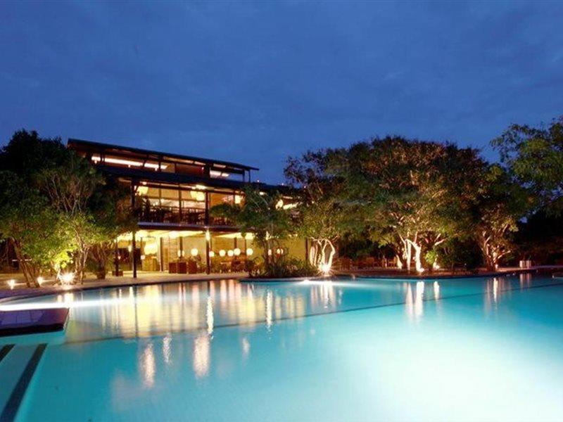 Cinnamon Wild Yala Kültér fotó The swimming pool at the hotel