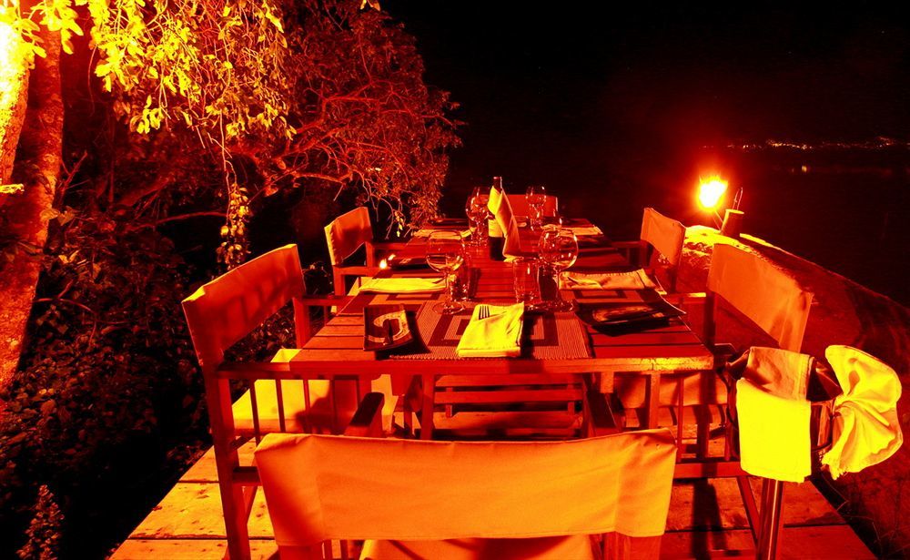 Cinnamon Wild Yala Kültér fotó A restaurant in the resort